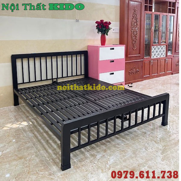 Giường sắt hộp 1m8x2m kiểu đơn giản