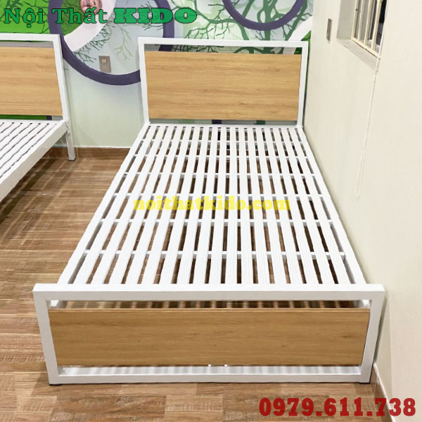 Giường sắt 1m x 2m