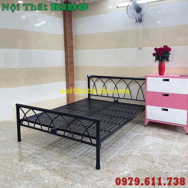 Giường sắt 2m x 2m