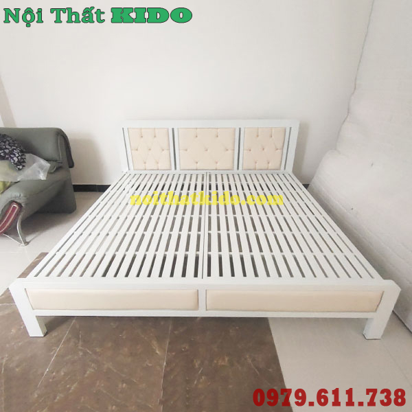 Giường sắt 2m x 2m