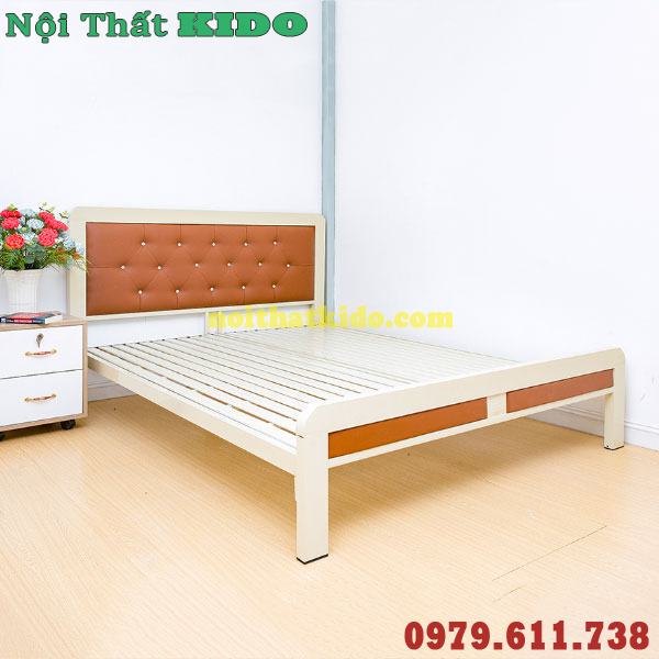 Giường sắt 2m x 2m2