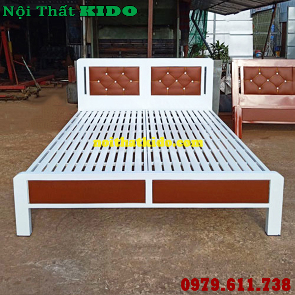 Giường sắt 2m x 2m