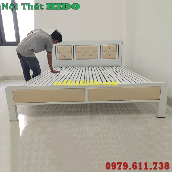 Giường sắt 2m x 2m2