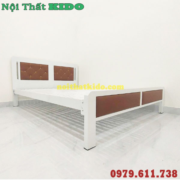 Giường sắt 1m2 x 2m