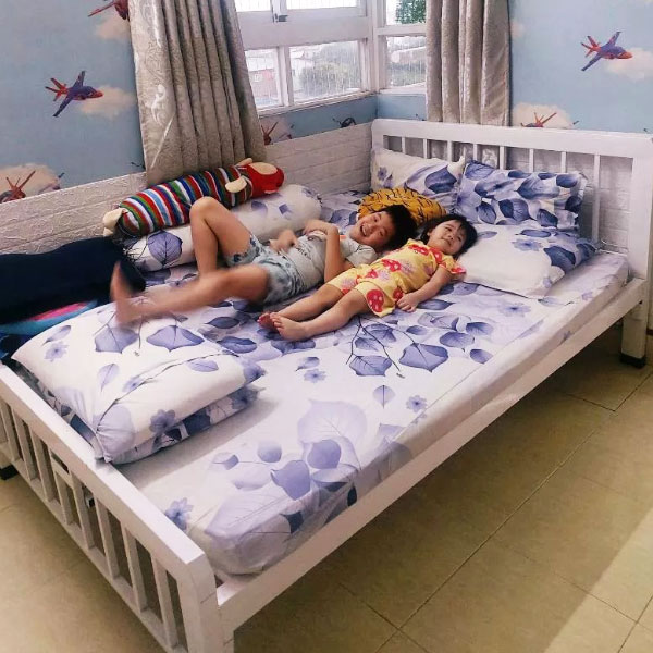 Giường sắt Quận 9