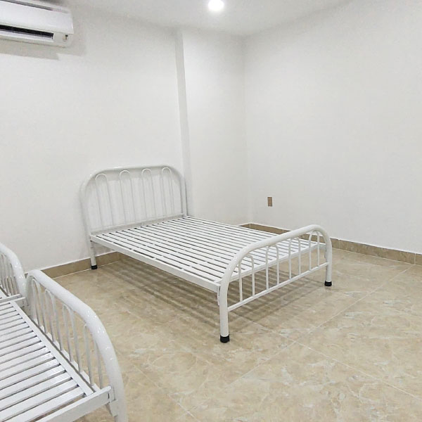 Giường sắt Quận 10