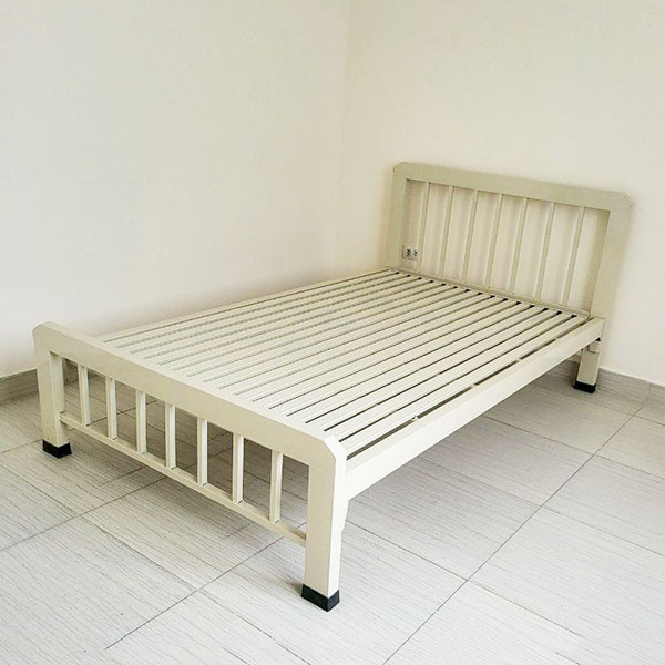 Giường sắt Quận 9