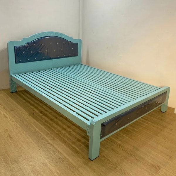 Giường sắt Quận 9