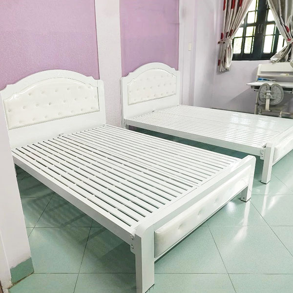 Giường sắt Quận 3