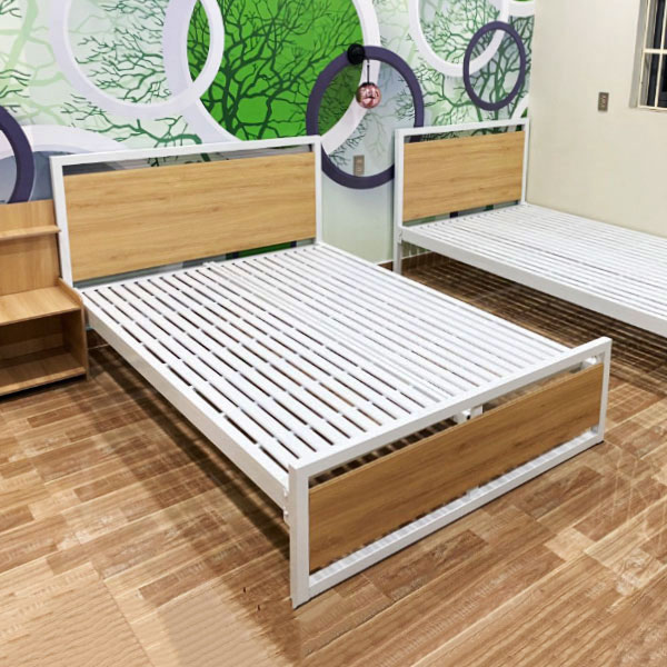Giường sắt Quận 1
