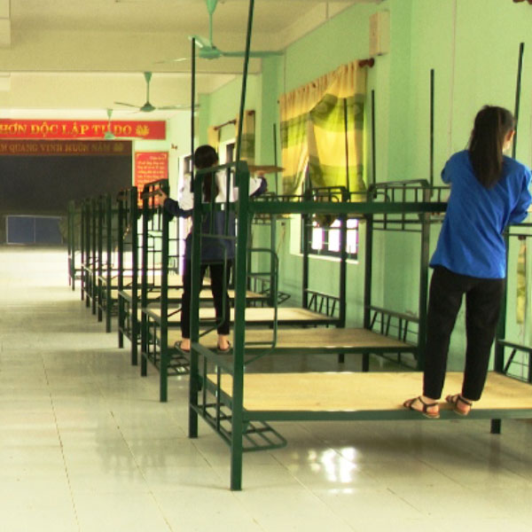 Giường tầng sắt