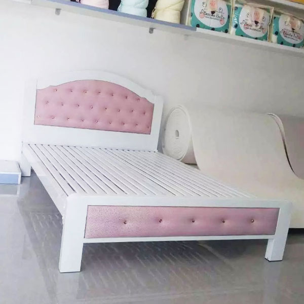 Giường sắt Quận 10