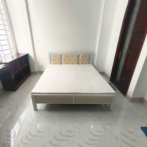 Giường sắt Quận 3