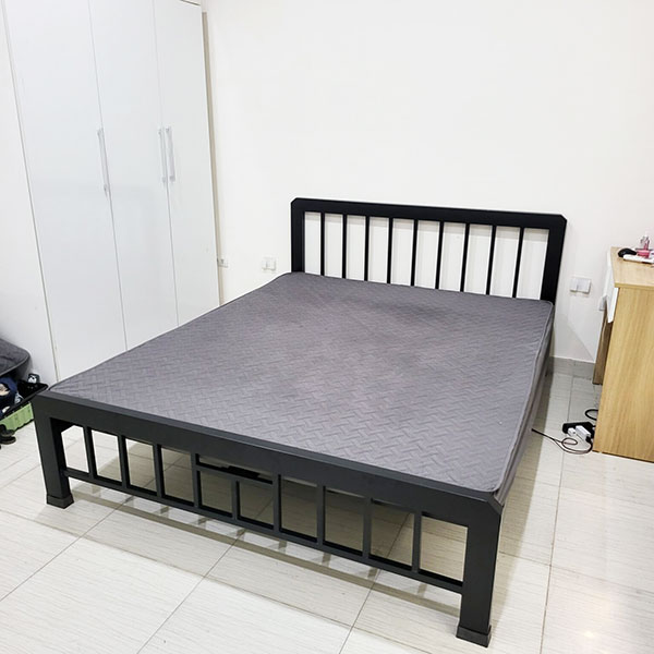 Giường sắt Quận 9