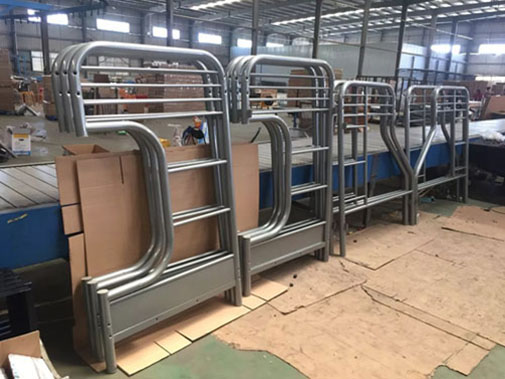 Giường tầng sắt