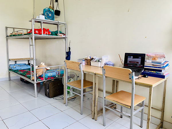 Giường tầng sắt ống tròn có bàn học