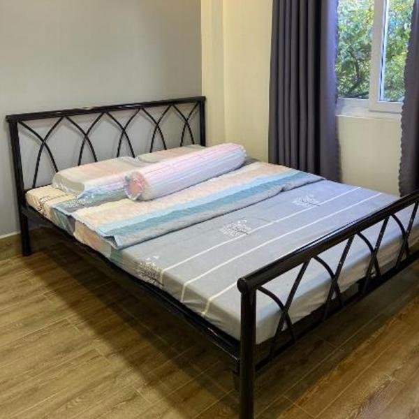 Giường sắt kiểu Nhật đơn giản, tinh tế