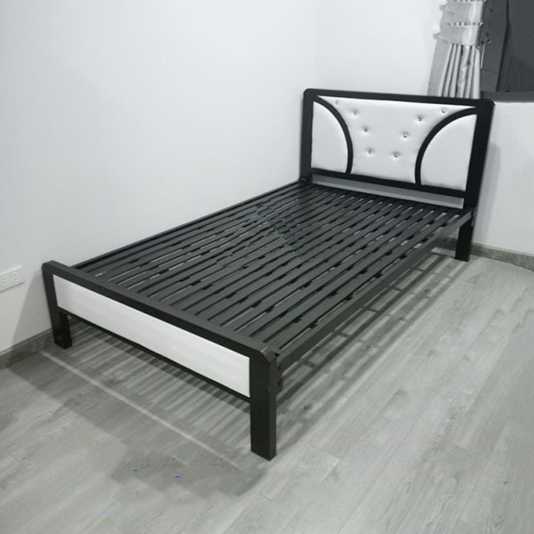 Giường sắt lắp ráp là giải pháp thông minh tại Quận 7