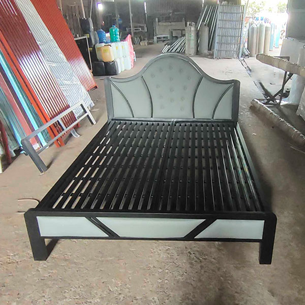 Lắp ráp giường sắt đôi có khó không