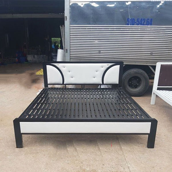 Giường sắt hộp giá rẻ màu đen