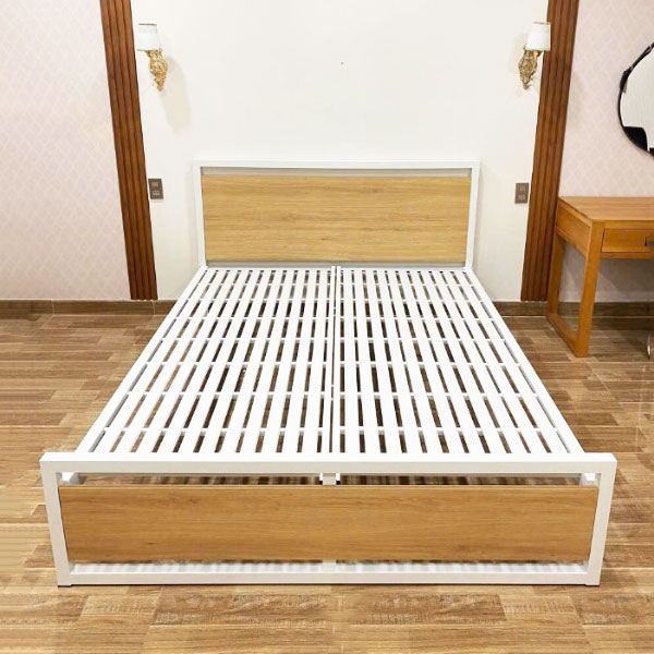 Giường sắt ốp gỗ giá rẻ