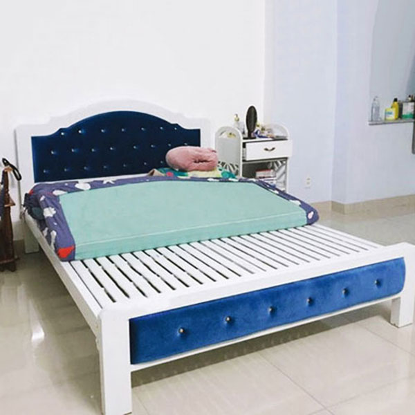 Giường sắt hộp