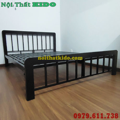 Giường sắt hộp 1m8x2m kiểu đơn giản