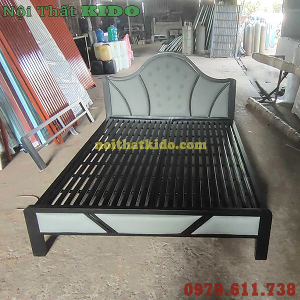 Giường sắt hộp 1m4