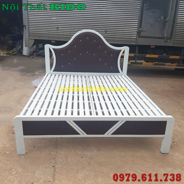 Giường sắt hộp 1m4