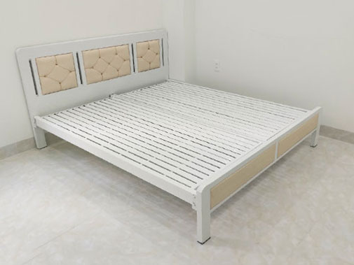 Giường sắt Quận 2