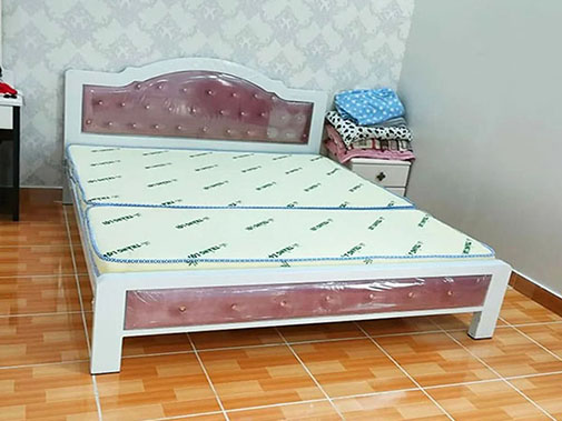 Giường sắt Quận 1