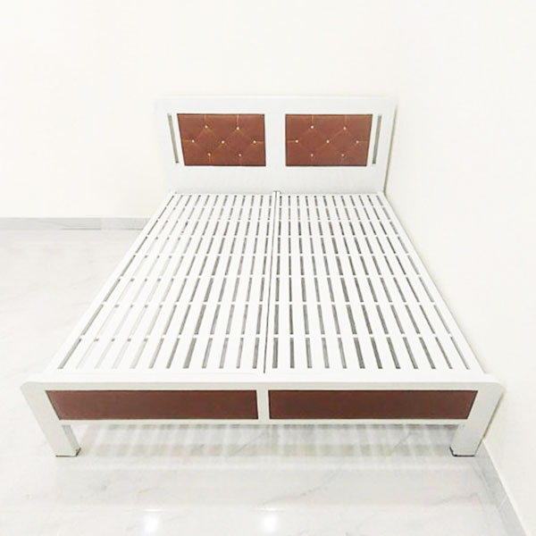 Giường sắt màu trắng Sinvan
